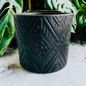 black textured plant cover pot